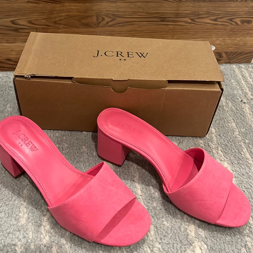 Bright pink block heel mule sandals! NWT